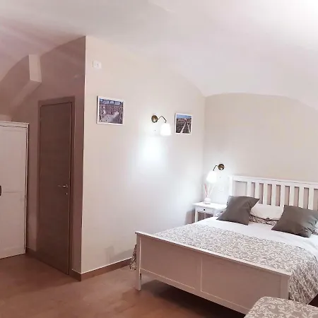 Le Del Cavaliere * Nápoles